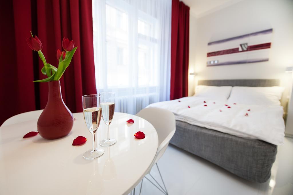 Honeymoon Ruterra Studio براغ المظهر الخارجي الصورة