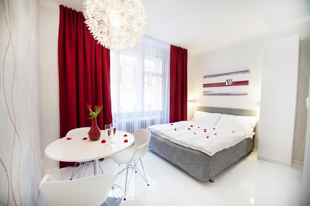 Honeymoon Ruterra Studio براغ الغرفة الصورة